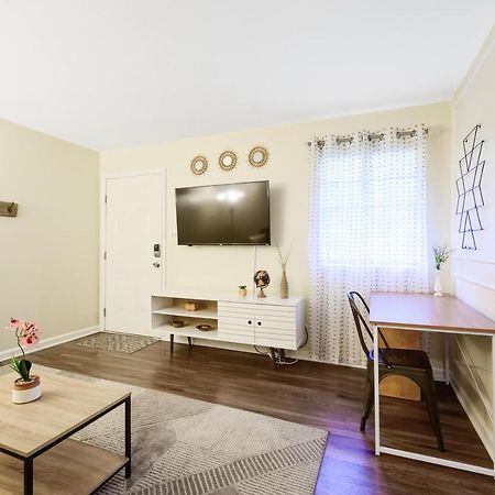 Dapper Digs - King Bed - Long Term Stays - Duke Durham Eksteriør billede