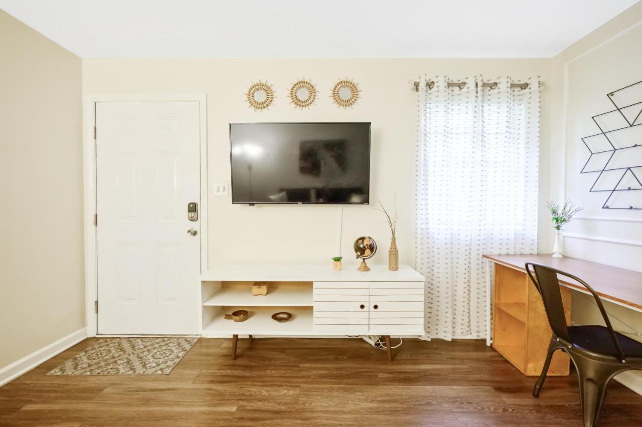 Dapper Digs - King Bed - Long Term Stays - Duke Durham Eksteriør billede