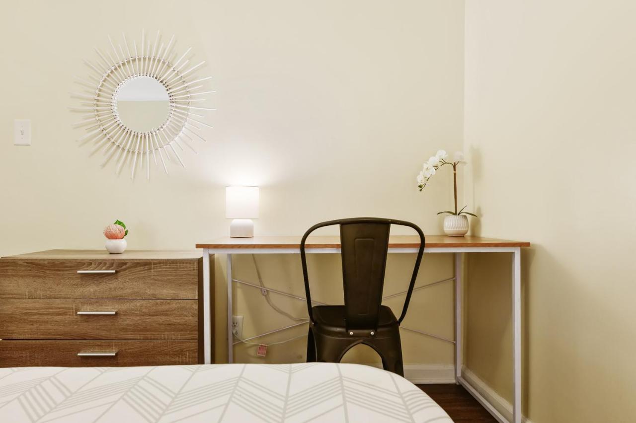 Dapper Digs - King Bed - Long Term Stays - Duke Durham Eksteriør billede