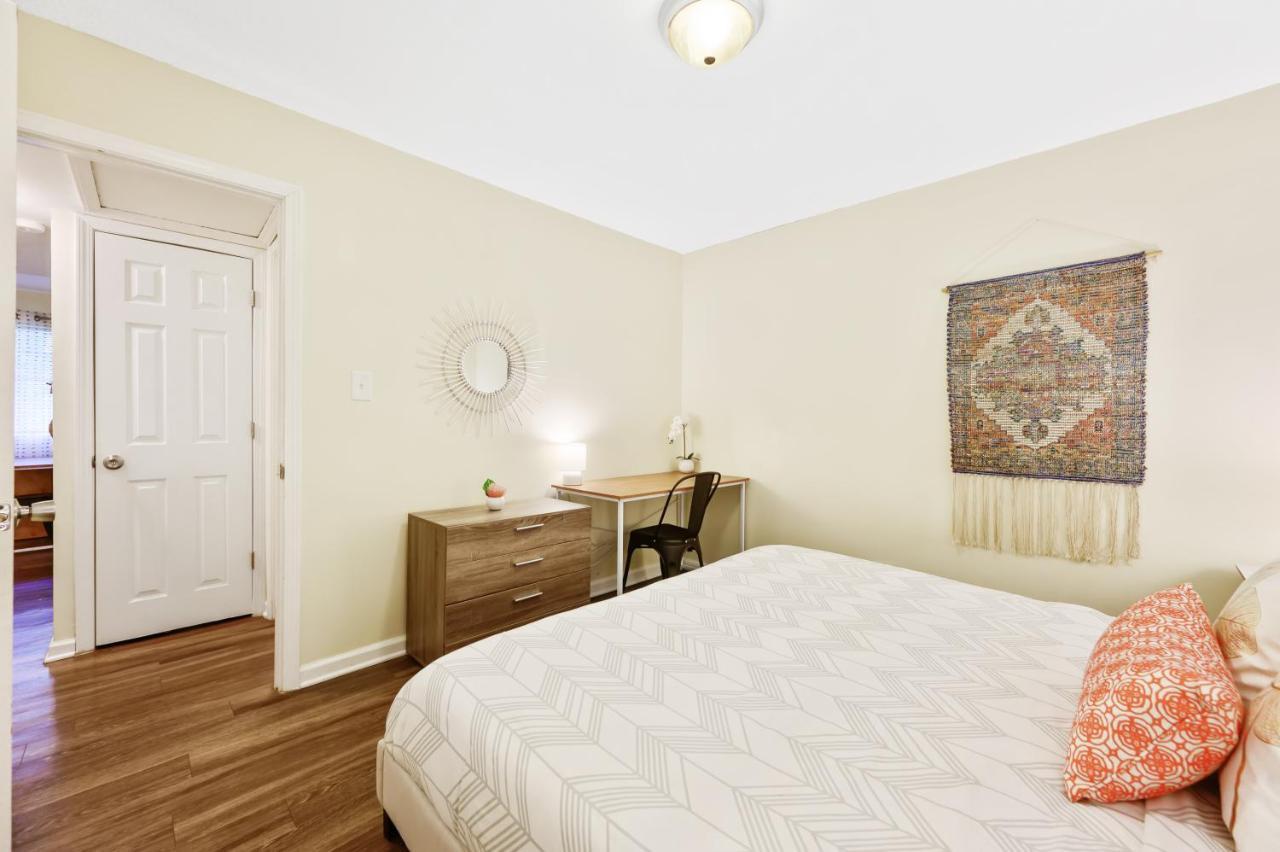Dapper Digs - King Bed - Long Term Stays - Duke Durham Eksteriør billede